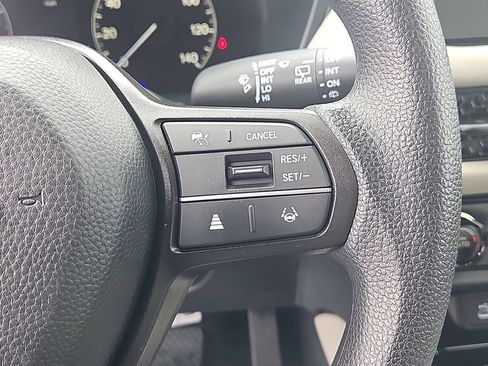 Certified 2026 Honda HR-V LX image 20