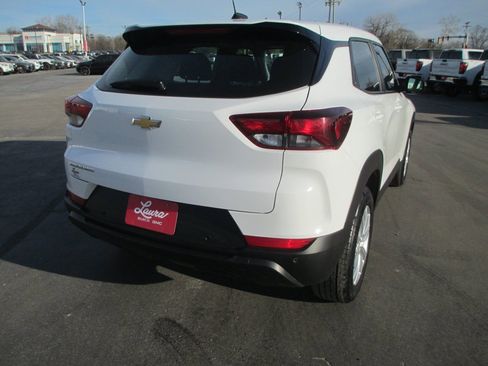 Used 2023 Chevrolet TrailBlazer LS image 3