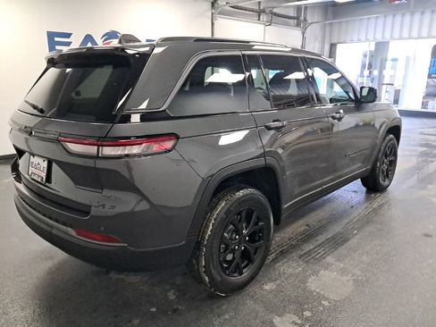 New 2026 Jeep Grand Cherokee Altitude image 26