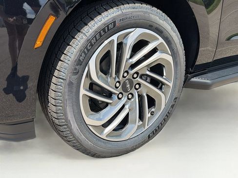 New 2026 Lincoln Navigator Premiere AWD/4WD image 35