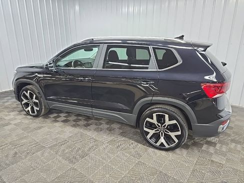 Used 2023 Volkswagen Taos SEL image 4