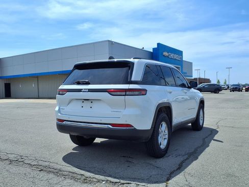 Used 2023 Jeep Grand Cherokee Laredo w/ Luxury Tech Group I AWD/4WD image 20