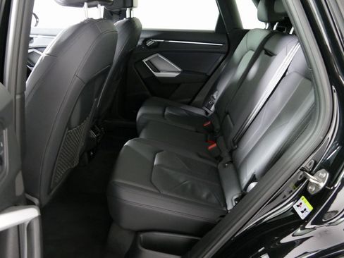 Used 2024 Audi Q3 2.0T Premium image 30