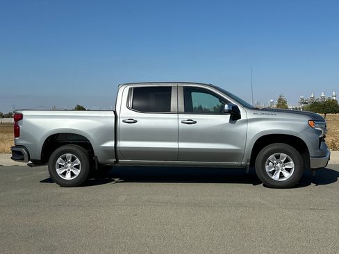 New 2026 Chevrolet Silverado 1500 LT image 3