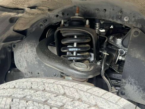 Used 2021 Toyota Tacoma Limited w/ Blackout Package (TMS) AWD/4WD image 18