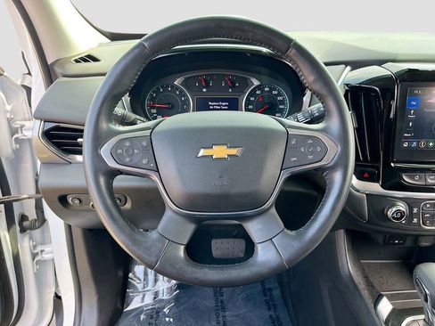 Used 2021 Chevrolet Traverse LT FWD image 11
