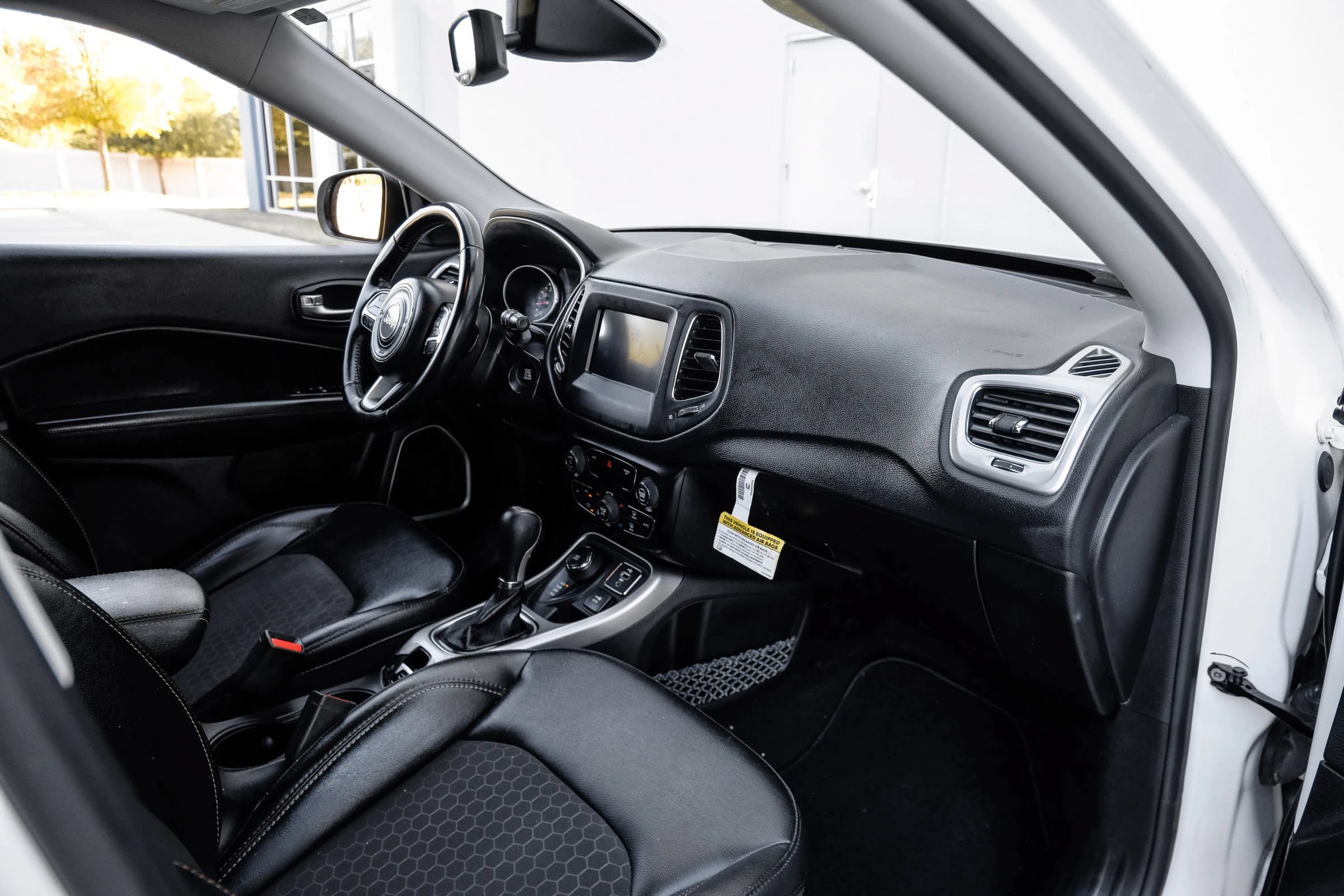 Used 2018 Jeep Compass Latitude w/ Popular Equipment Group AWD/4WD image 20