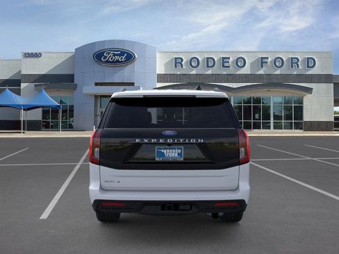 New 2026 Ford Expedition Active image 5