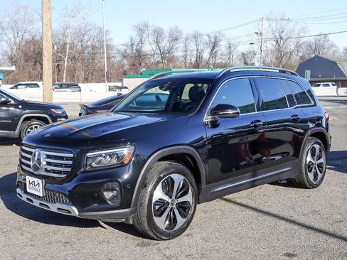 Used 2025 Mercedes-Benz GLB 250 4MATIC image 7