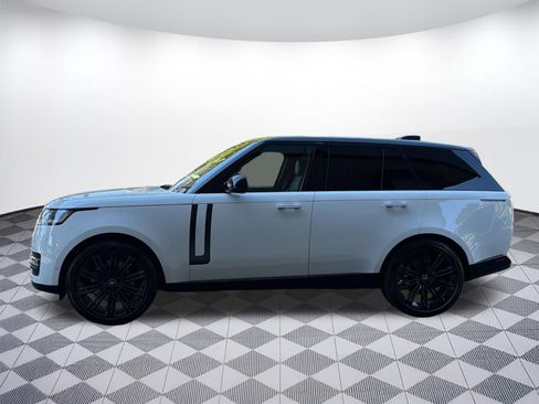 Used 2024 Land Rover Range Rover SE AWD/4WD image 2