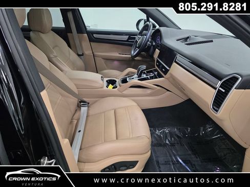 Used 2022 Porsche Cayenne Platinum Edition AWD/4WD image 10
