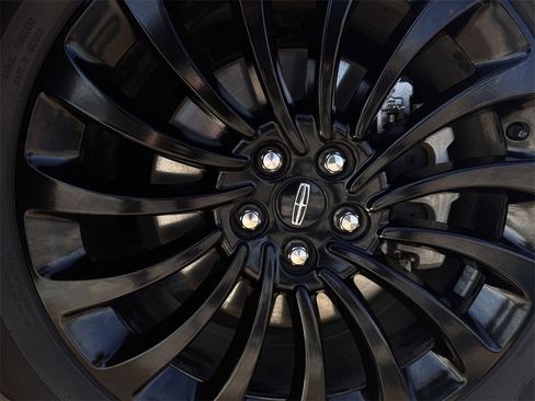 Used 2022 Lincoln Aviator Reserve image 9