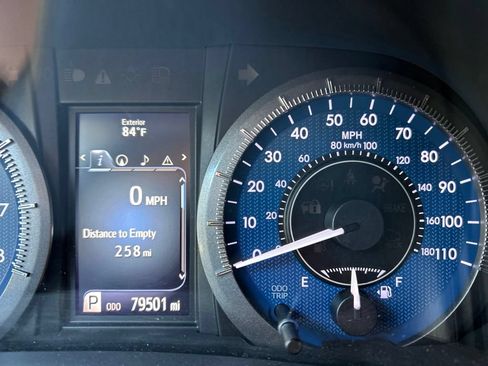 Used 2017 Toyota Sienna XLE Premium FWD image 23