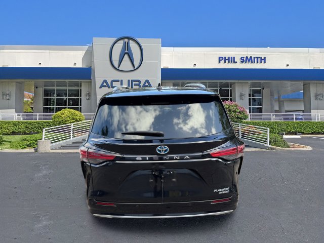Used 2024 Toyota Sienna Platinum FWD image 8