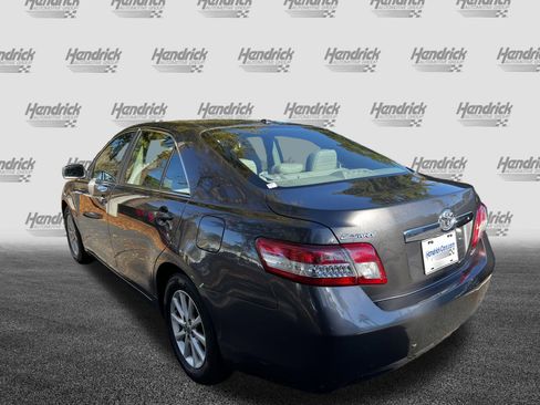 Used 2011 Toyota Camry XLE image 7