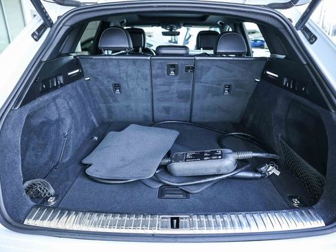 Used 2022 Audi e-tron Premium Plus w/ Premium Plus Package image 33