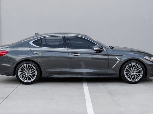 Used 2021 Genesis G70 2.0T w/ Elite Package RWD image 3