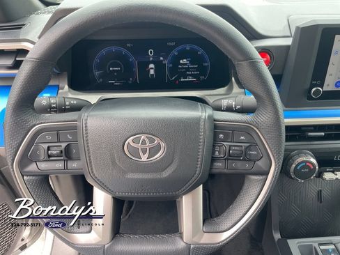 Used 2025 Toyota Tacoma TRD Sport AWD/4WD image 7