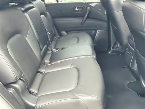 Used 2022 Nissan Armada SV w/ SV Appearance Package image 14
