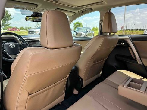 Used 2014 Toyota RAV4 Limited w/ Technology Package FWD image 18