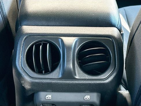 Used 2023 Jeep Wrangler Unlimited Sport AWD/4WD image 20