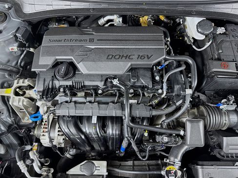 Used 2025 Hyundai Elantra Limited image 39