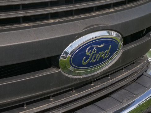 Used 2017 Ford F350 XL w/ Power Equipment Group RWD image 5