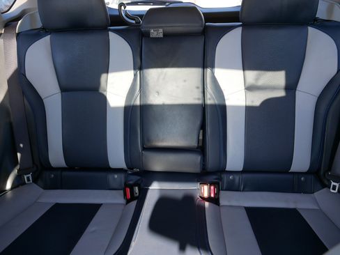 Used 2019 Subaru Crosstrek Hybrid w/ Moonroof Package w/Navigation image 13