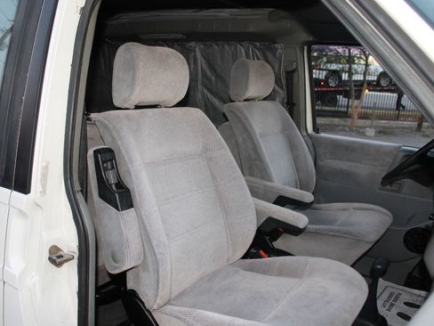 Used 1993 Volkswagen Eurovan MV FWD image 18