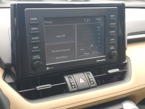 Used 2021 Toyota RAV4 XLE Premium FWD image 28