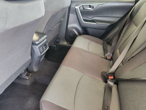 Used 2025 Toyota RAV4 XLE FWD image 30