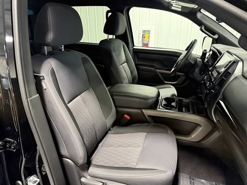 Used 2024 Nissan Titan SV w/ SV Bronze Edition Package image 28