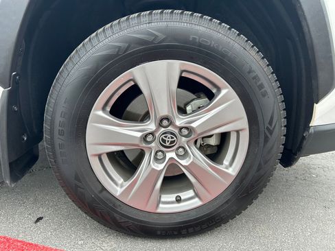 Certified 2022 Toyota RAV4 XLE AWD/4WD image 30