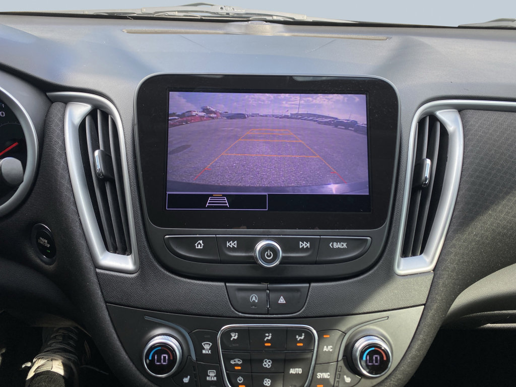 Used 2022 Chevrolet Malibu LT FWD image 22