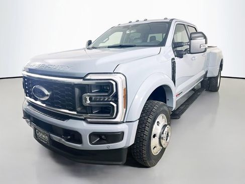 New 2026 Ford F450 Platinum w/ FX4 Off-Road Package image 3
