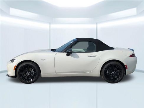 New 2026 MAZDA MX-5 Miata Club w/ Interior Package RWD image 2