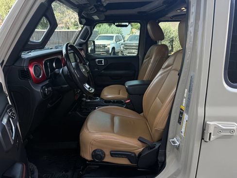 Used 2020 Jeep Gladiator Rubicon AWD/4WD image 19