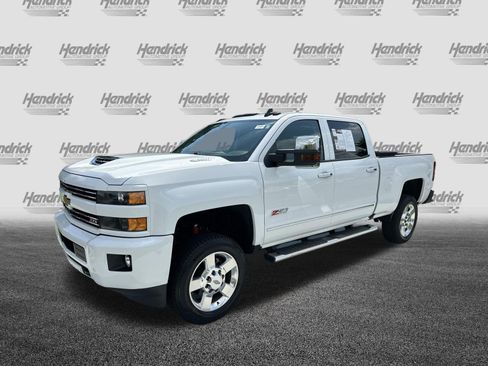 Used 2019 Chevrolet Silverado 2500 LT w/ Custom Sport Edition AWD/4WD image 5