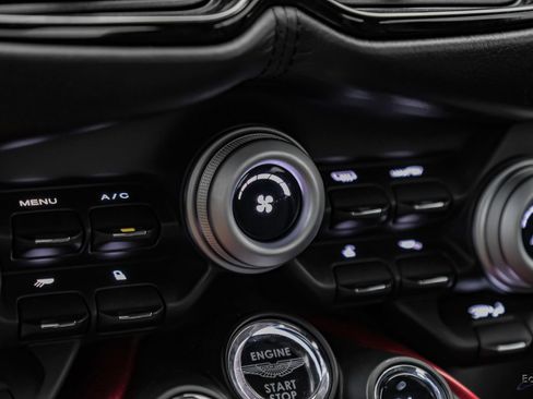 Used 2019 Aston Martin V8 Vantage Coupe RWD image 69