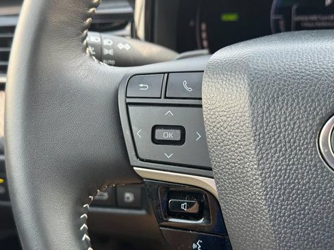 Used 2026 Toyota Camry SE FWD image 27