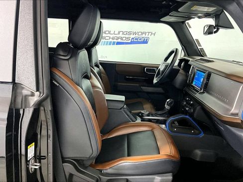 Certified 2022 Ford Bronco Outer Banks w/ Sasquatch Package AWD/4WD image 6