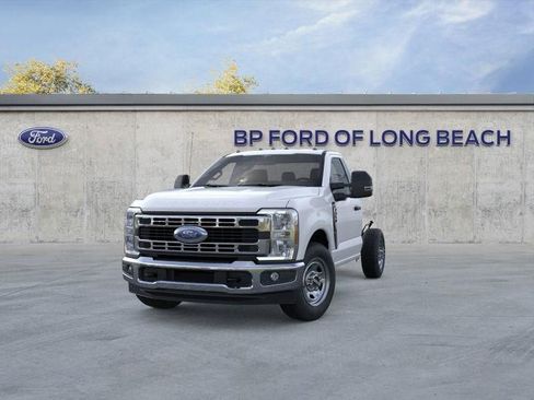 New 2026 Ford F350 XL w/ XL Chrome Package RWD image 2