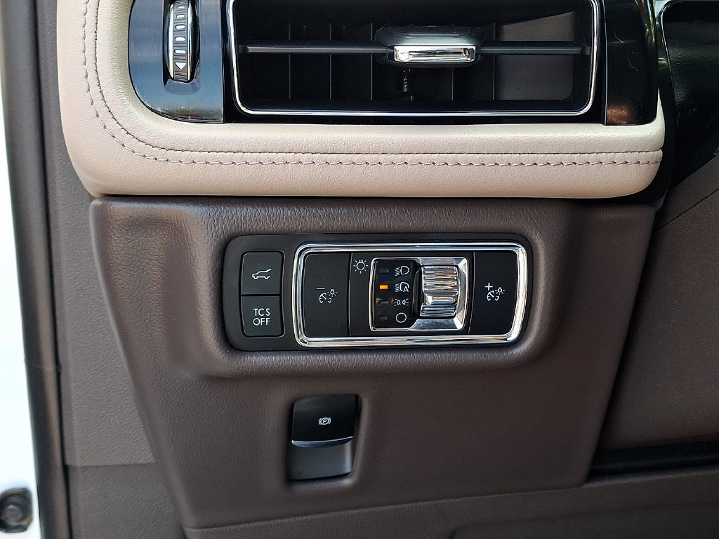 Certified 2023 Lincoln Nautilus Reserve AWD/4WD image 26