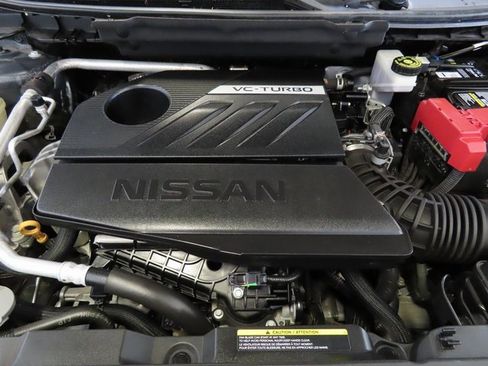 Used 2023 Nissan Rogue SV image 34