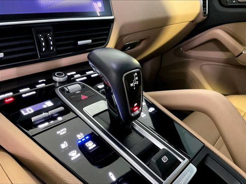 Certified 2023 Porsche Cayenne Coupe AWD/4WD image 17