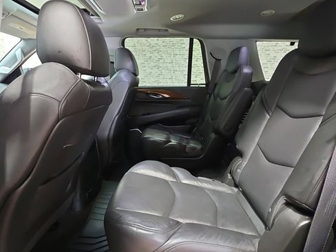 Used 2020 Cadillac Escalade Luxury image 15