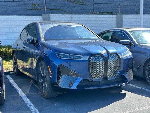 Used 2024 BMW iX xDrive50 w/ Sport Package AWD/4WD image 2