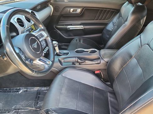 Used 2020 Ford Mustang Premium RWD image 7