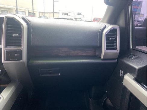 Used 2018 Ford F150 Lariat w/ Equipment Group 502A Luxury image 14