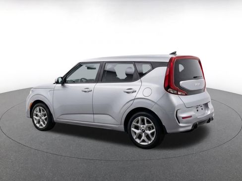 Used 2025 Kia Soul LX w/ LX Technology Package FWD image 7